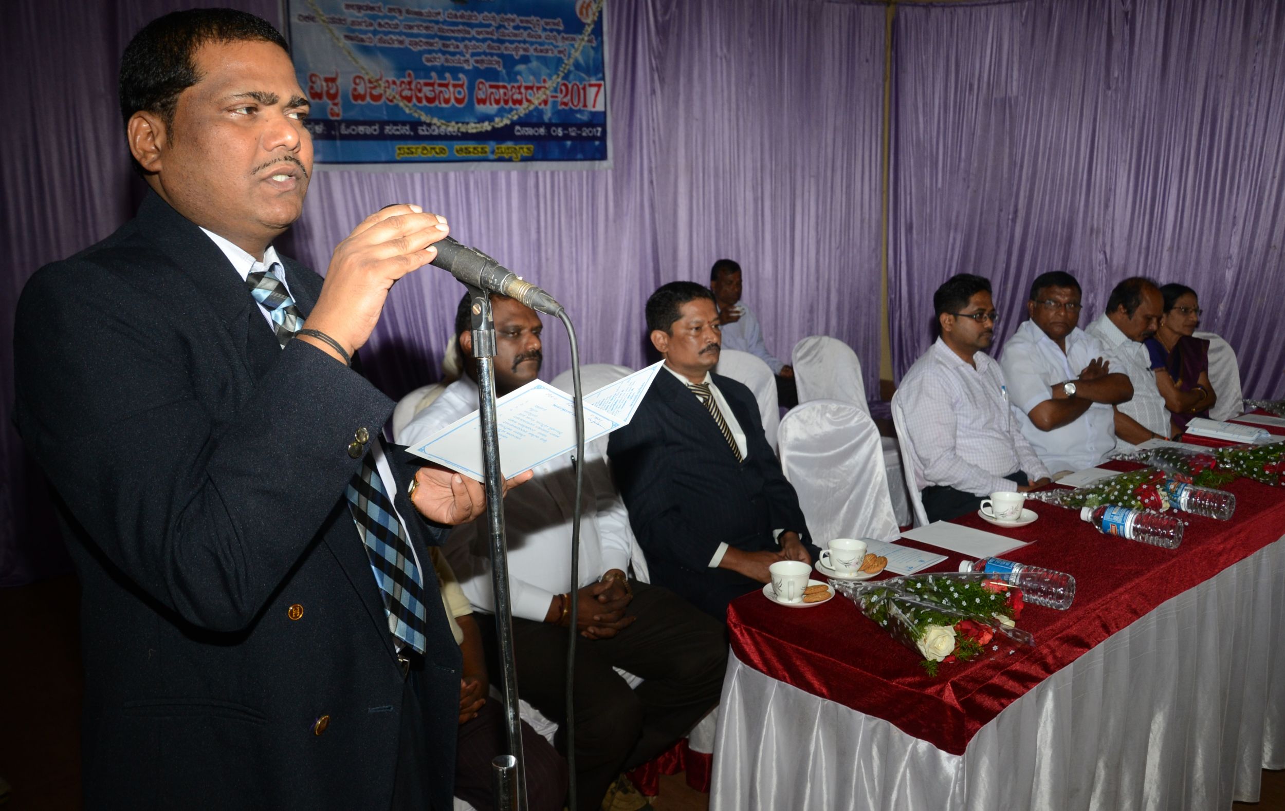 ಸರ್ಕಾರದ ಸೌಲಭ್ಯ ಪಡೆದು ಬದುಕು ಕಟ್ಟಿಕೊಳ್ಳಿ : ಸತ್ರ ನ್ಯಾಯಾಧೀಶ ಆರ್‍ಕೆಜಿಎಂಎಂ ಮಹಾಸ್ವಾಮೀಜಿ ಕರೆ